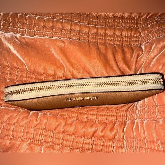 Calvin Klein Stefano, Continental  zip wallet, new without tags - Picture 3 of 6